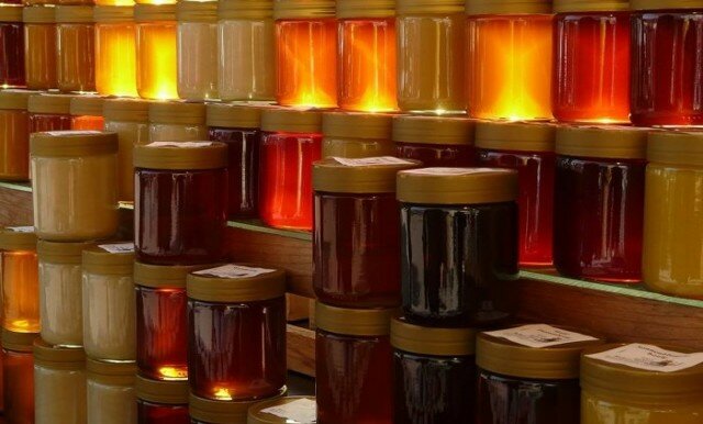 Как правильно выбрать хороший мед на рынке